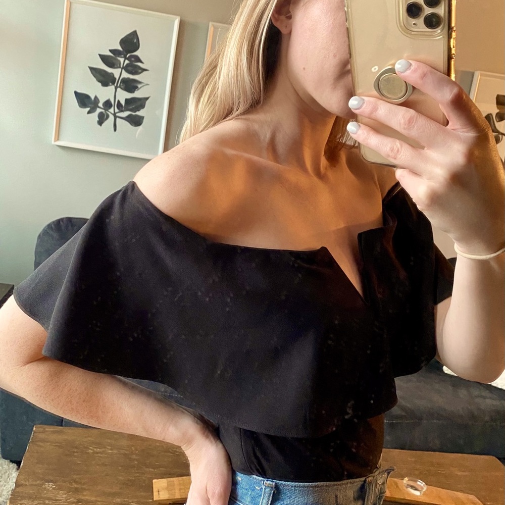 Leith Off-Shoulder Top